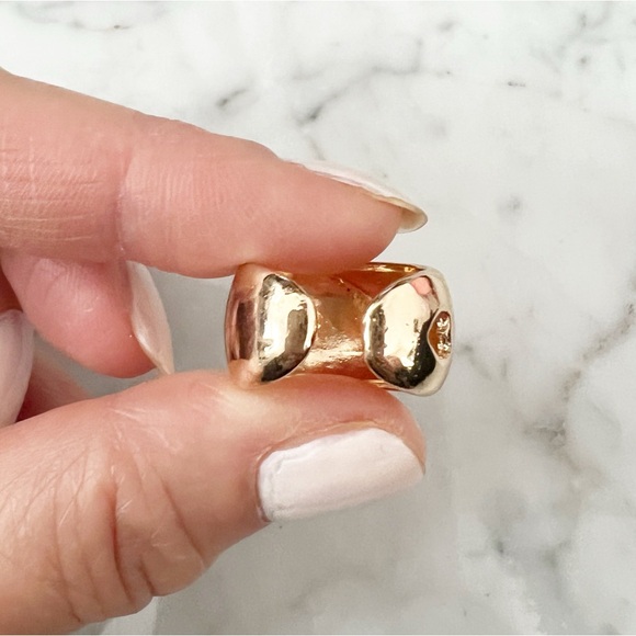 Golden Ear Cuff w Heart Cut Out - Picture 6 of 7